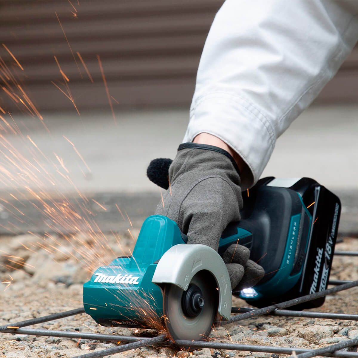Cortadora Angular Compacta 76mm AaBateria 18v DMC300Z Makita - Image 5